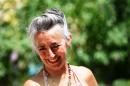 Femmes au bord de 20 * 4368 x 2912 * (3.85MB)